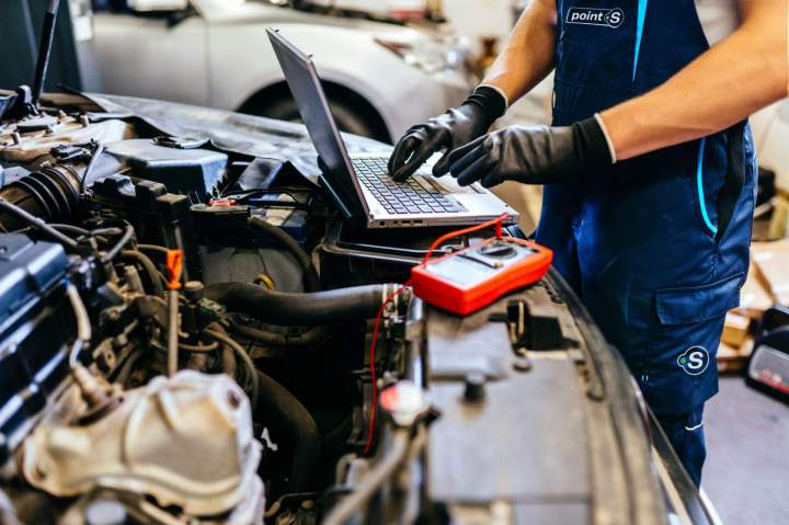 Diagnostic et réparation de toutes pannes moteur.